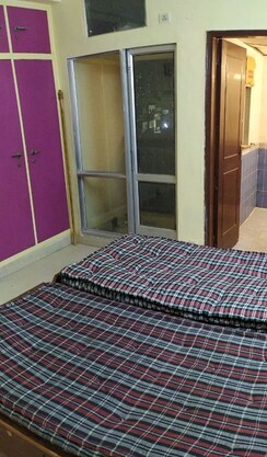 1 BHK + Pooja Room Independent House For Rent in Sector 26