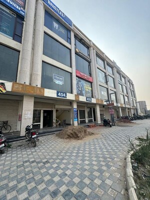  Showroom For Sale in Sector 117