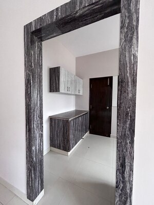 Room in 2.5 BHK Apartment at Shriram Luxor, Hennur Road – for Rent