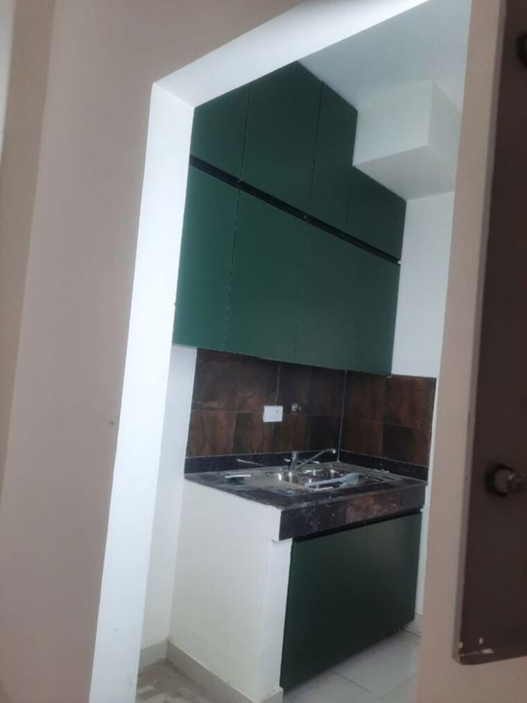 Kitchen, bptp-astaire-garden-monet-floors 3 Bedroom 200 Sq.Yd. Builder Floor In Sector 70a Gurgaon 10438120