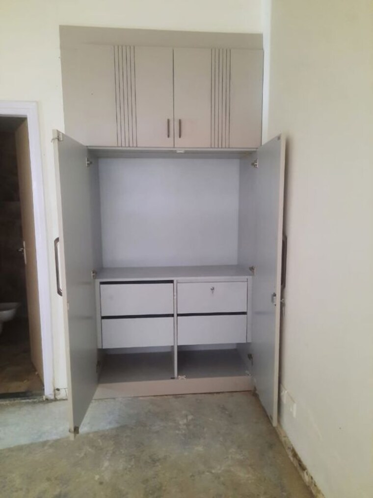 Bathroom, bptp-astaire-garden-monet-floors 3 Bedroom 200 Sq.Yd. Builder Floor In Sector 70a Gurgaon 10438120