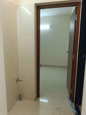 Room in 2 BHK Apartment at Bdd Chawl – for Rent