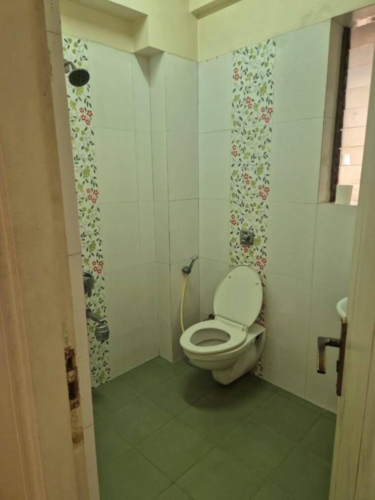 Bathroom, pranjee-palm-court 2 Bedroom 800 Sq.Ft. Apartment In Chembur Mumbai 10438277