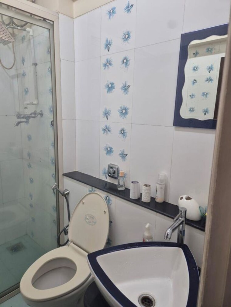 Bathroom, pranjee-palm-court 2 Bedroom 800 Sq.Ft. Apartment In Chembur Mumbai 10438277