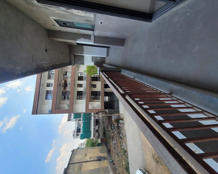 Balcony, green fields colony 5 Bedroom 5000 Sq.Ft. Builder Floor In Green Fields Colony Faridabad 10438308