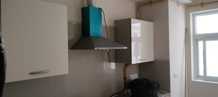 Kitchen, emaar-the-palm-drive-the-sky-terraces 3.5 Bedroom 3300 Sq.Ft. Apartment In Sector 66 Gurgaon 10438305