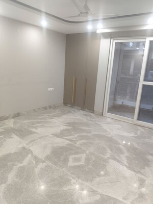 Room in 4 BHK Builder Floor at Punjabi Bagh – for Rent