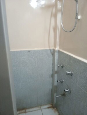 Furnished Amenities in 2 BHK Apartment at Konark Vihar, Satara Road – for Rent