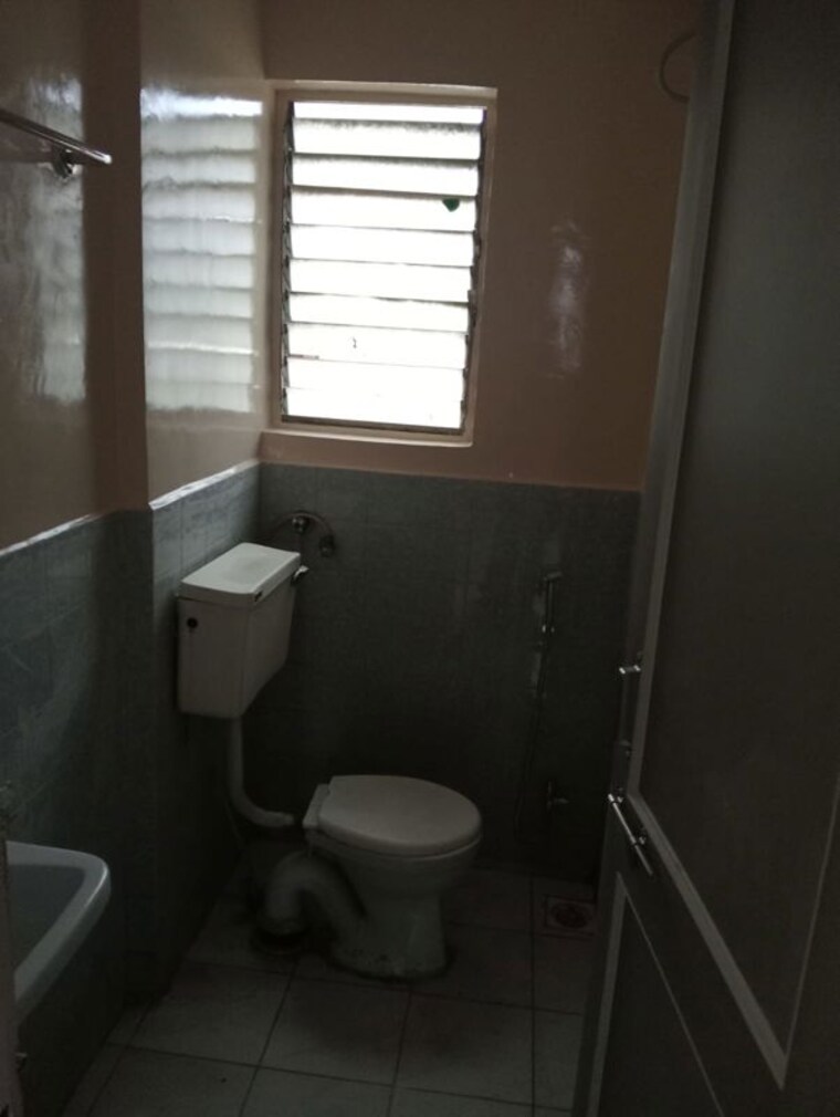 Bathroom, konark-vihar 2 Bedroom 750 Sq.Ft. Apartment In Satara Road Pune 10438340