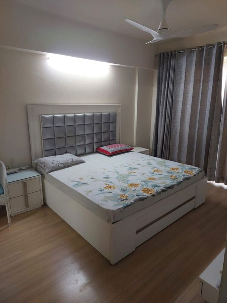 Bedroom, dlf-the-skycourt 3 Bedroom 1930 Sq.Ft. Apartment In Sector 86 Gurgaon 10438373