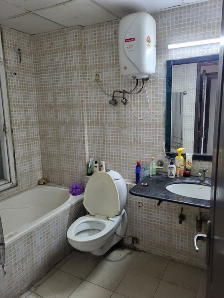 Bathroom, shipra-neo 2 Bedroom 1100 Sq.Ft. Apartment In Shipra Suncity Ghaziabad 10438370