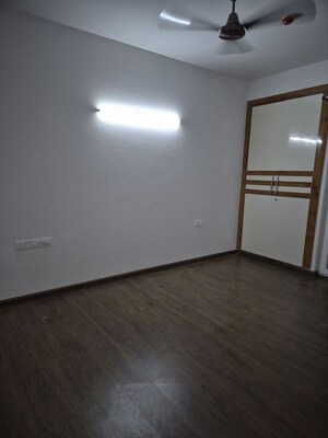 Room in 3 BHK Apartment at ATS Nobility, Sector 4 Greater Noida – for Rent