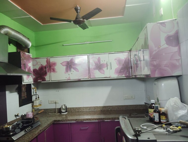 Kitchen, rohini sector 5 3 Bedroom 1100 Sq.Ft. Builder Floor In Rohini Sector 5 Delhi 10438429