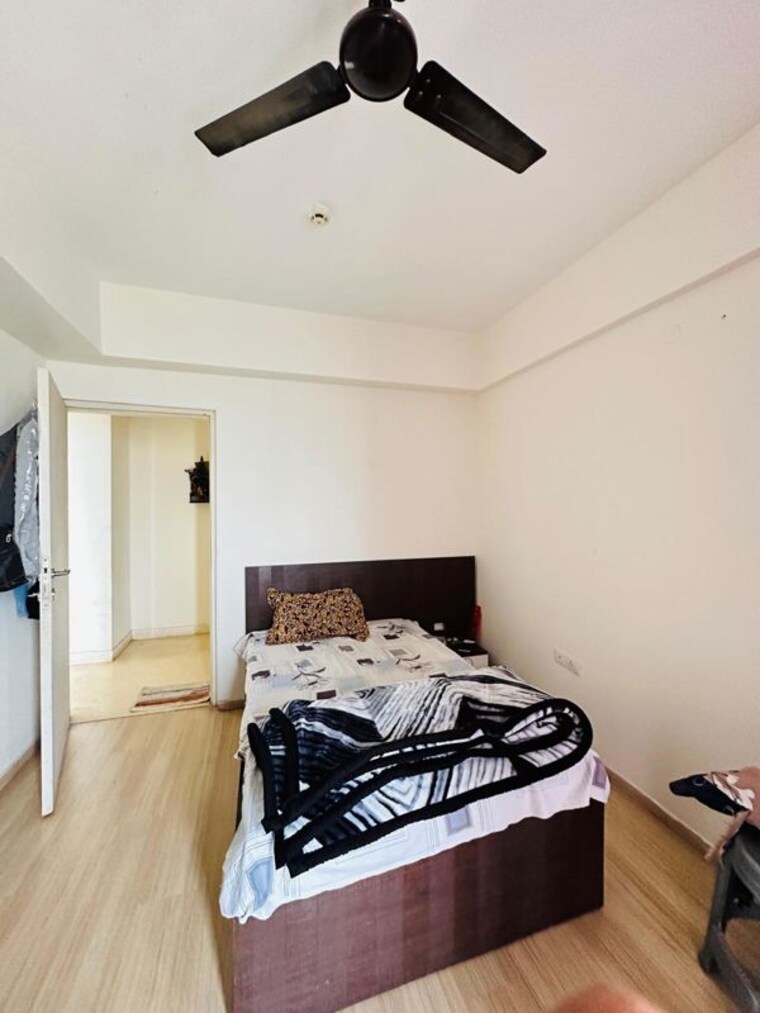 Bedroom, dlf-regal-gardens 3 Bedroom 1750 Sq.Ft. Apartment In Sector 90 Gurgaon 10438349
