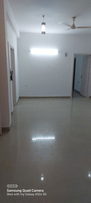 Room in 3 BHK Apartment at Ardee City Palm Grove Heights, Sector 52 – for Rent