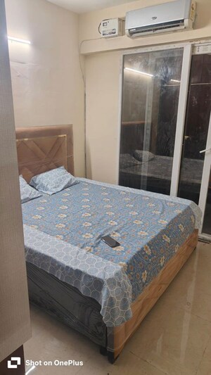 Bedroom in 2 BHK Apartment at Signature Global City 63A, Sector 63a – for Rent