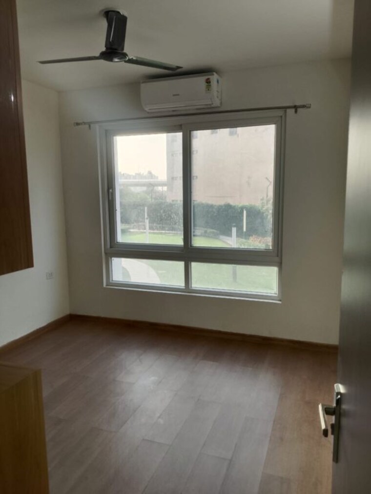 Room, hero-homes-gurgaon 3 Bedroom 1359 Sq.Ft. Apartment In Sector 104 Gurgaon 10438505