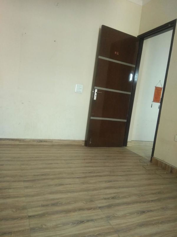 3 BHK + Servant Room 2000 Sq.Ft. Builder Floor in Ardee City