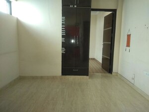 Room in 3 BHK Builder Floor at Ardee City, Sector 52 – for Rent