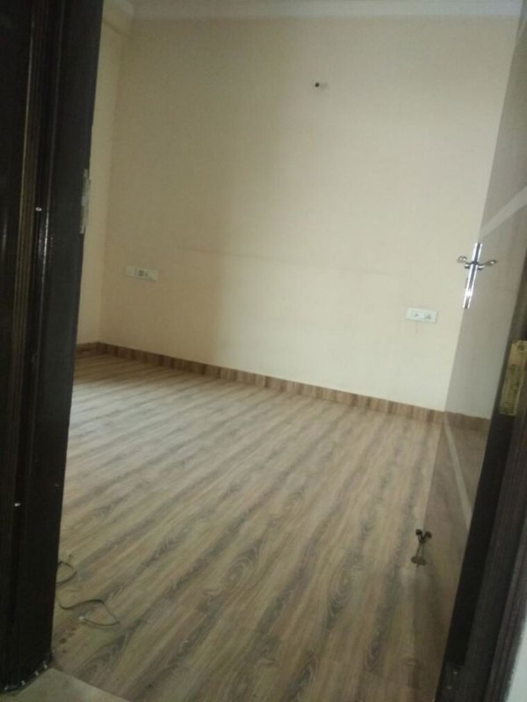 Room, ardee-city 3 Bedroom 2000 Sq.Ft. Builder Floor In Sector 52 Gurgaon 10438498