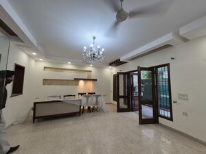 Parking in 6 BHK Independent House at Sushant Lok I – for Rent