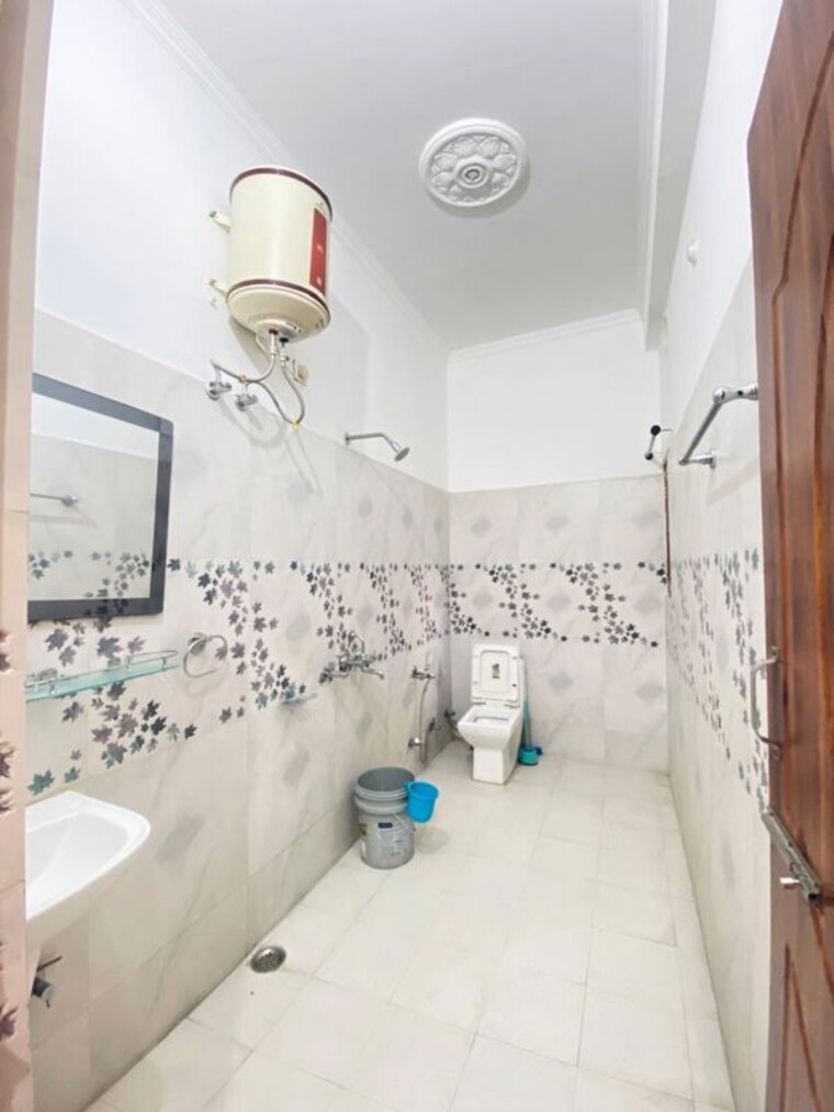 Bathroom, sahastradhara 2 Bedroom 1150 Sq.Ft. Builder Floor In Sahastradhara Dehradun 10438524