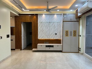 Room in 3 BHK Apartment at AIPL The Peaceful Homes, Sector 70a – for Rent
