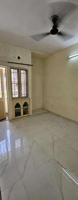 Room in 2 BHK Apartment at Jal Vayu Vihar Noida, Sector 21 – for Rent