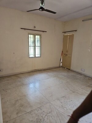 Room in 2 BHK Apartment at Jal Vayu Vihar Noida, Sector 21 – for Rent