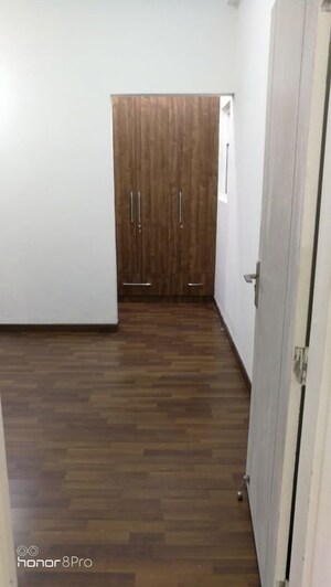 Room in 4 BHK Builder Floor at Ansal API Versalia, Sector 67a – for Rent
