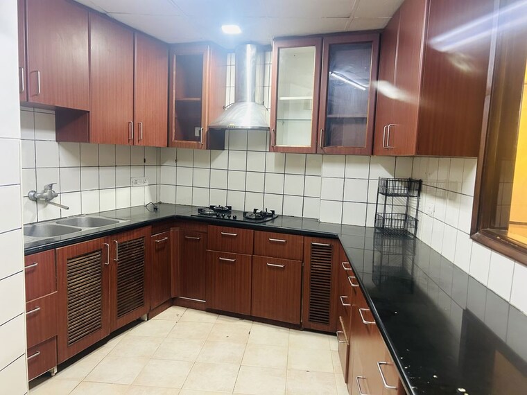 Kitchen, unitech-uniworld-gardens 3.5 Bedroom 2027 Sq.Ft. Apartment In Sector 47 Gurgaon 10438541