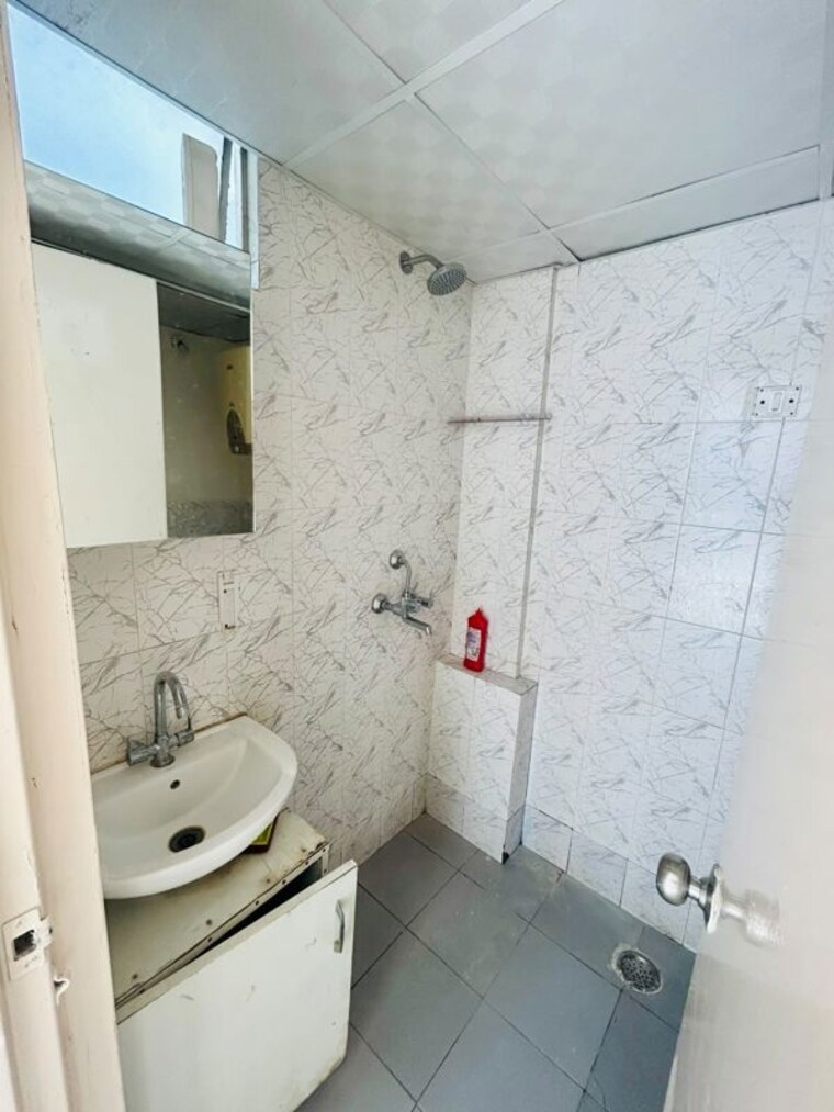 Bathroom, zara-aavaas 1 Bedroom 365 Sq.Ft. Apartment In Sector 104 Gurgaon 10438506