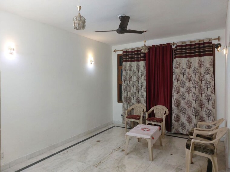 Living Room, rwa-apartments-sector-52 3 Bedroom 1840 Sq.Ft. Builder Floor In Sector 52 Noida 10438544