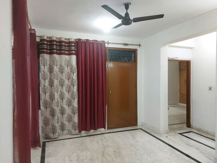 Bedroom, rwa-apartments-sector-52 3 Bedroom 1840 Sq.Ft. Builder Floor In Sector 52 Noida 10438544