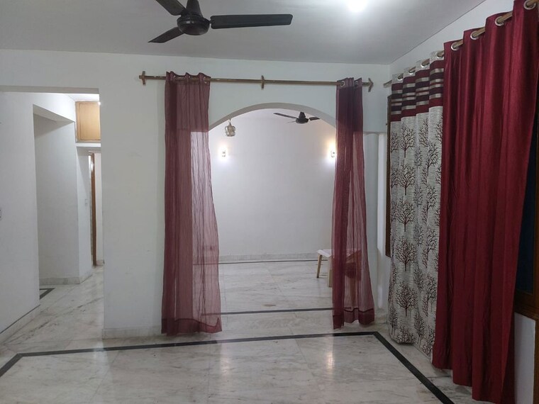 Room, rwa-apartments-sector-52 3 Bedroom 1840 Sq.Ft. Builder Floor In Sector 52 Noida 10438544