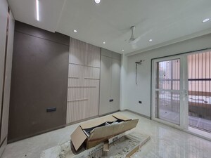 Room in 4 BHK Builder Floor at Sector 45 – for Sale