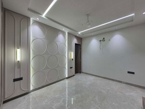 Room in 4 BHK Builder Floor at Sector 45 – for Sale