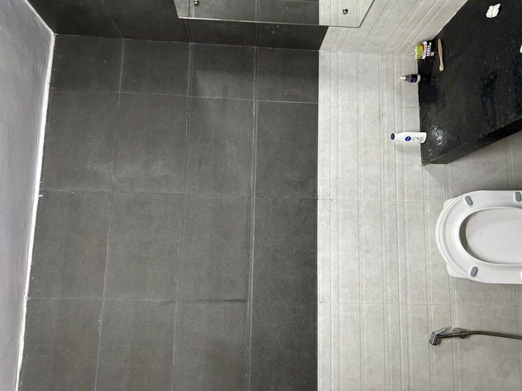 Bathroom, rwa-jalvayu-vihar 3 Bedroom 1550 Sq.Ft. Apartment In Sector 25 Noida 10438569