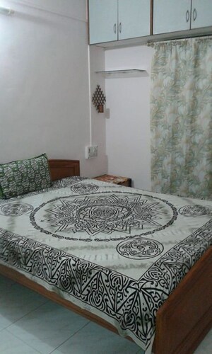 Bedroom in 2 BHK Apartment at Ideal Colony – for Rent