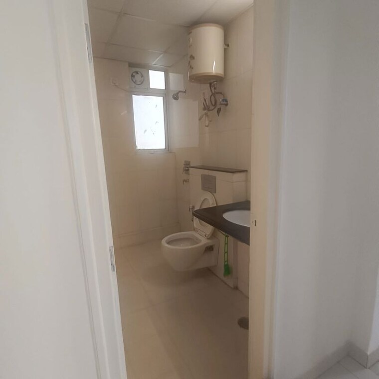 Bathroom, conscient-heritage-one 4 Bedroom 2573 Sq.Ft. Apartment In Sector 62 Gurgaon 10438585