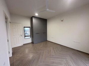 Room in 3.5 BHK Apartment at Sobha Victoria Park, Hennur Road – for Rent