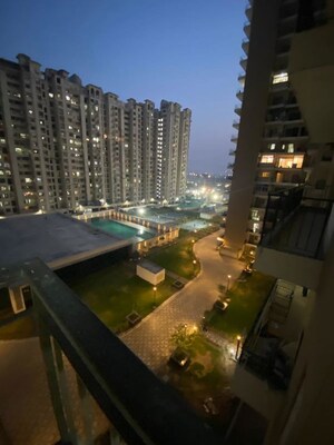 Swimming Pool in 4 BHK Apartment at Sector 76 – for Rent