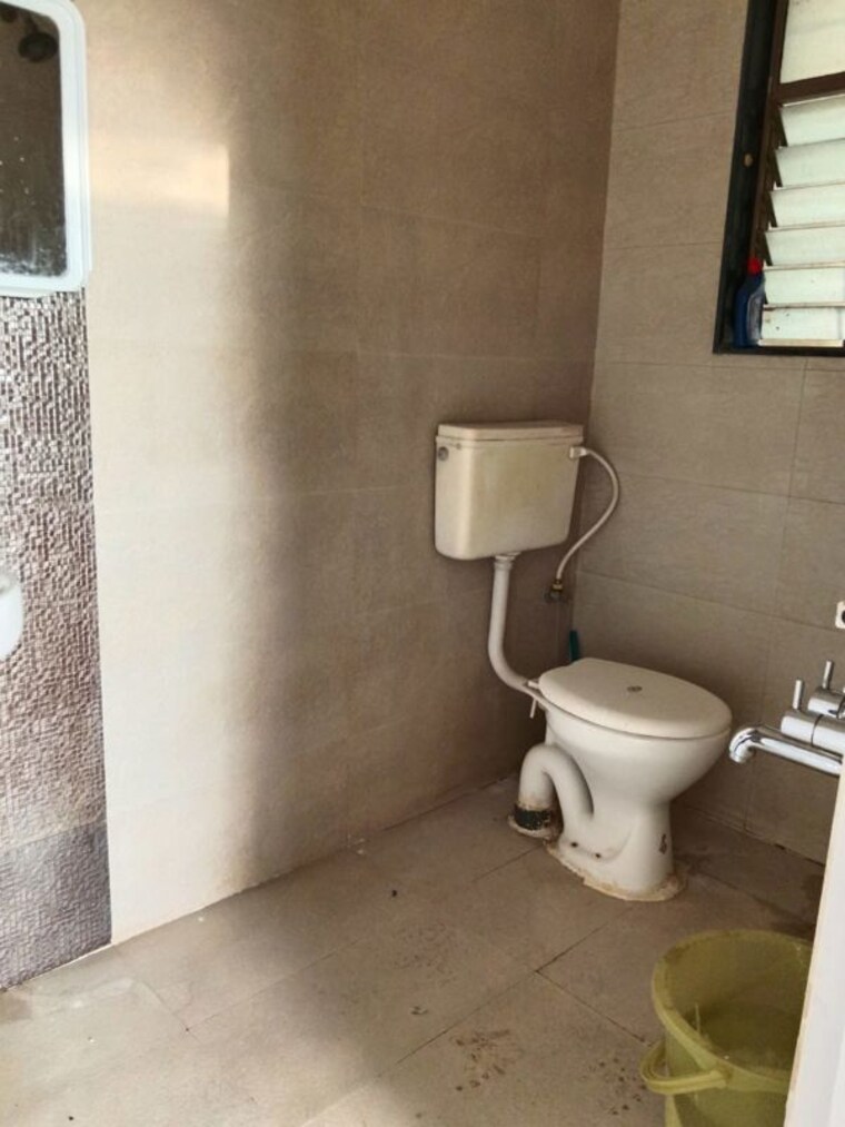 Bathroom, mantra-monarch 3 Bedroom 1200 Sq.Ft. Apartment In Balewadi Pune 10438635