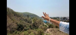 Plot Area in 3.5 BHK Villa at Sahastradhara – for Rent
