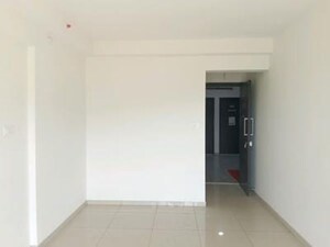 Room in 1.5 BHK Apartment at Godrej Emerald, Ghodbunder Road – for Rent