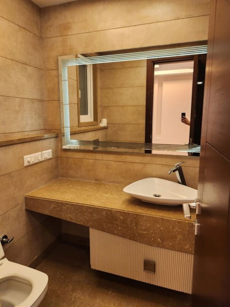 Bathroom, sukhdev vihar 3 Bedroom 1350 Sq.Ft. Builder Floor In Sukhdev Vihar Delhi 10438677