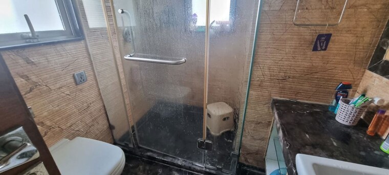 Bathroom, unitech-uniworld-downtown 3 Bedroom 2200 Sq.Ft. Apartment In Rajarhat Kolkata 10438671