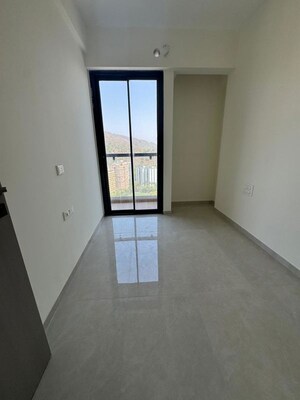 Room in 2 BHK Apartment at Dhamji Shamji Mahavir Spring Tulip Phase 1, Pokhran Road No Two – for Rent