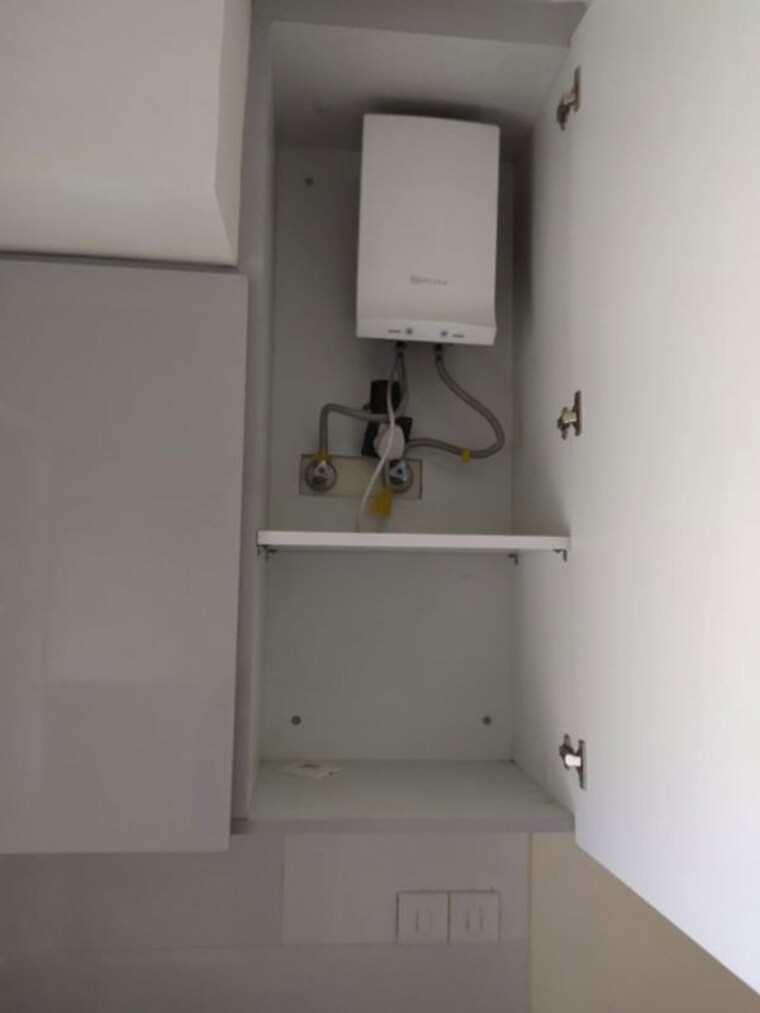 Bathroom, dlf-regal-gardens  1750 Sq.Ft. Apartment In Sector 90 Gurgaon 10438552