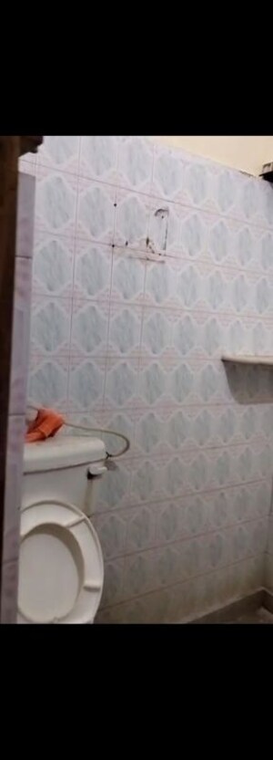 Bathroom in 1 RK Builder Floor at Sector 14 – for Rent